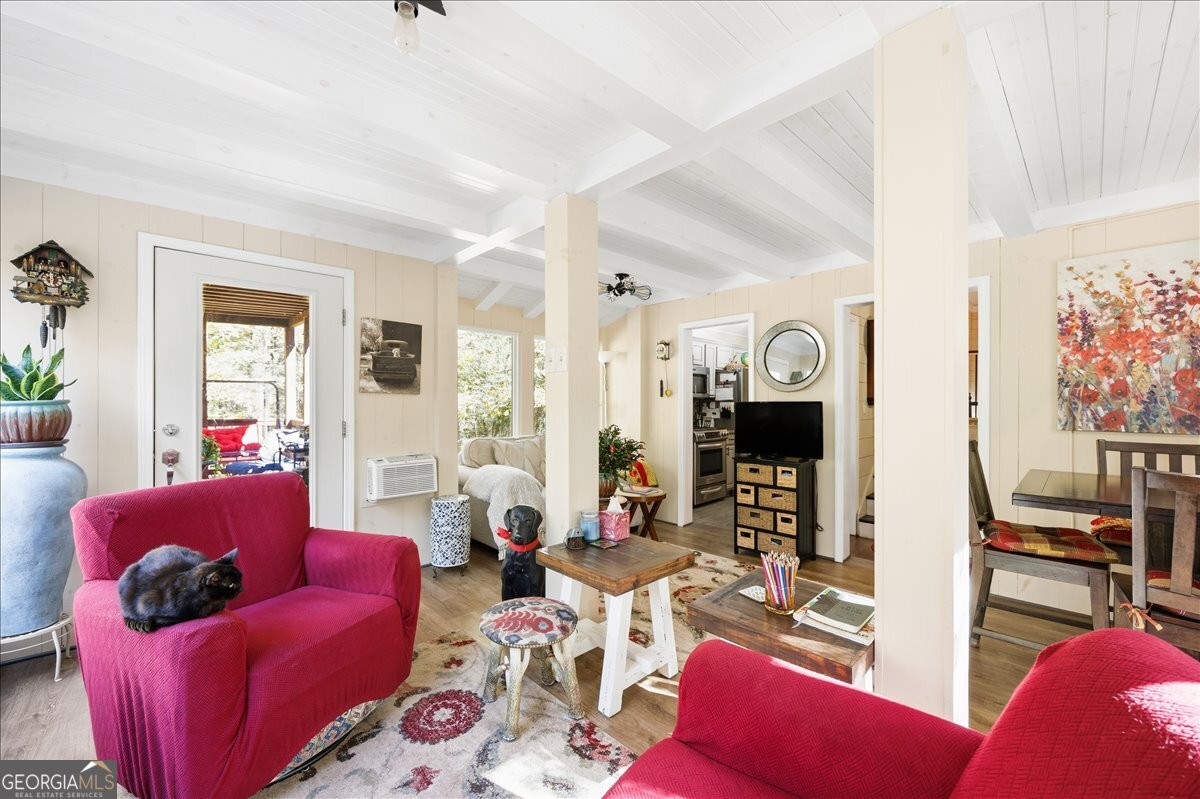 606 Morgan Road Juliette, GA 31046 - Photo 18 of 35 a living room with furniture and a window
