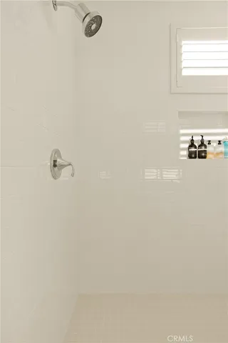 a close view of a faucet in bathroom