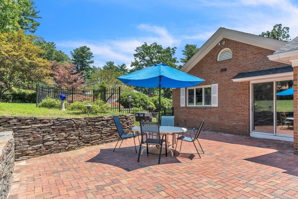 63 Ardsley Road Longmeadow, MA 01106 - Photo 32 of 41 a outdoor view with a sitting space