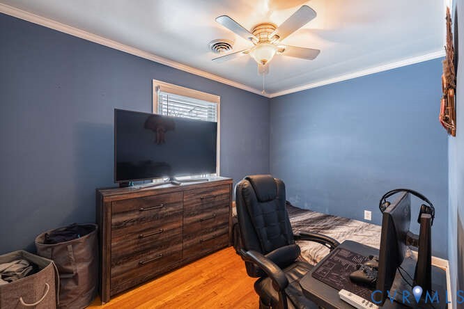 11623 Cox Road Church Road, VA 23833 - Photo 20 of 41 a room with furniture and screen