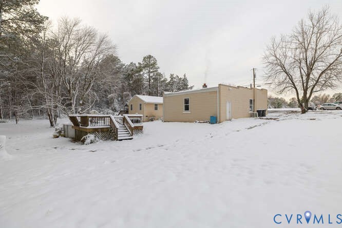 11623 Cox Road Church Road, VA 23833 - Photo 35 of 41 a view of backyard with a table and chairs