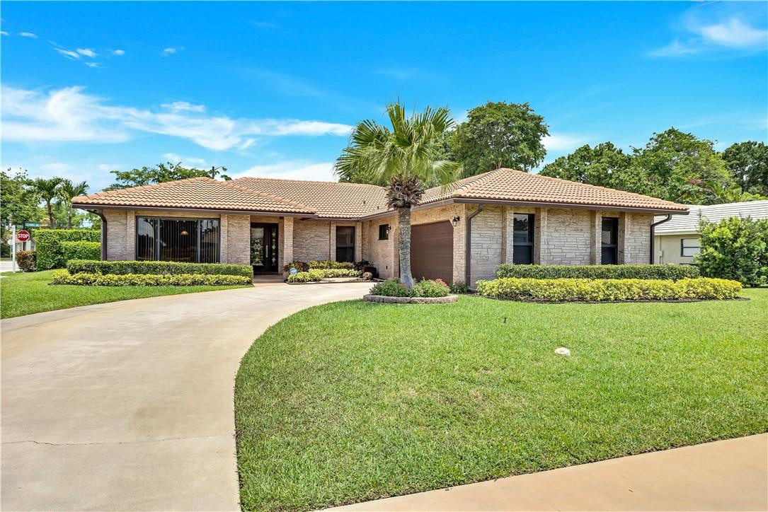 21920 Holly Tree Way Boca Raton, FL 33428 - Photo 36 of 49 Photo 37