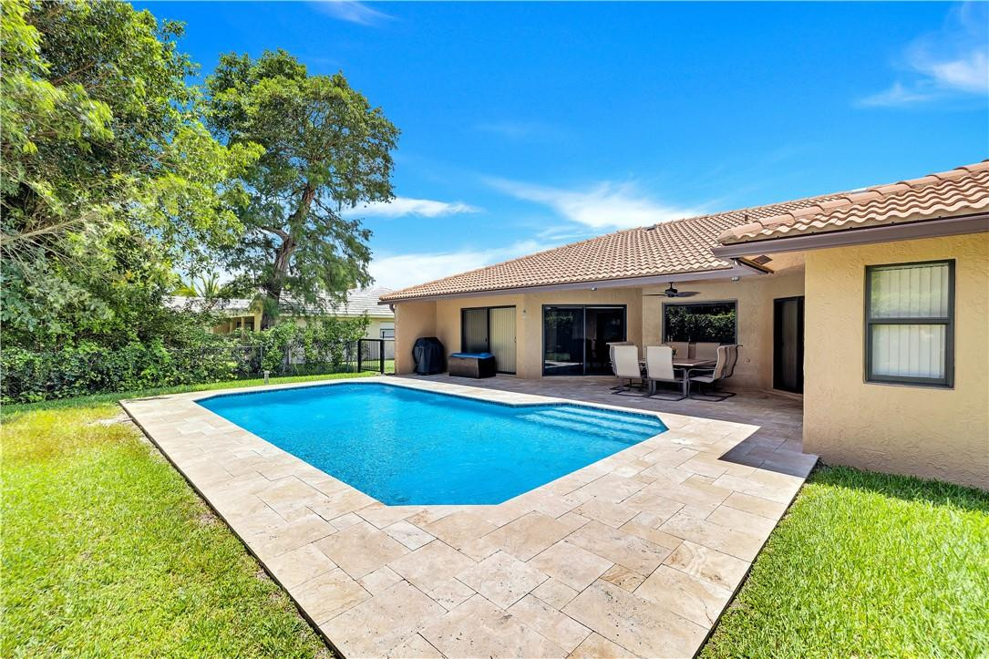21920 Holly Tree Way Boca Raton, FL 33428 - Photo 3 of 49 Photo 4