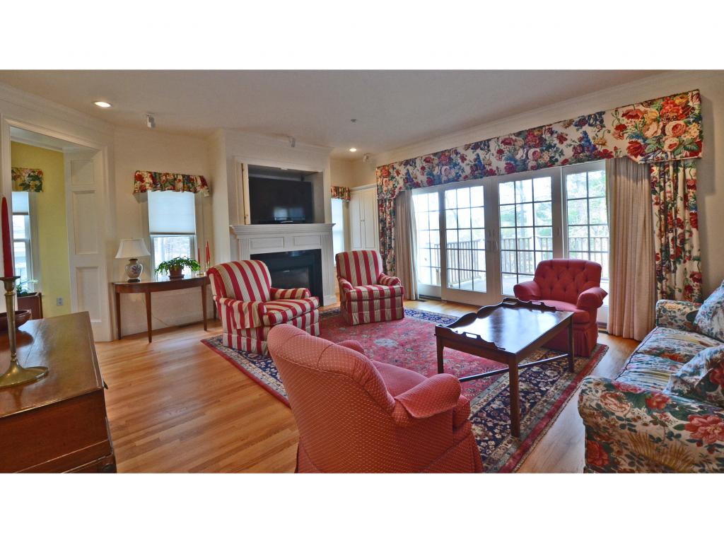 100 Shepard's Cove Road, Unit J2 Kittery, ME 03904 - Photo 3 of 32 Gallery Image 3