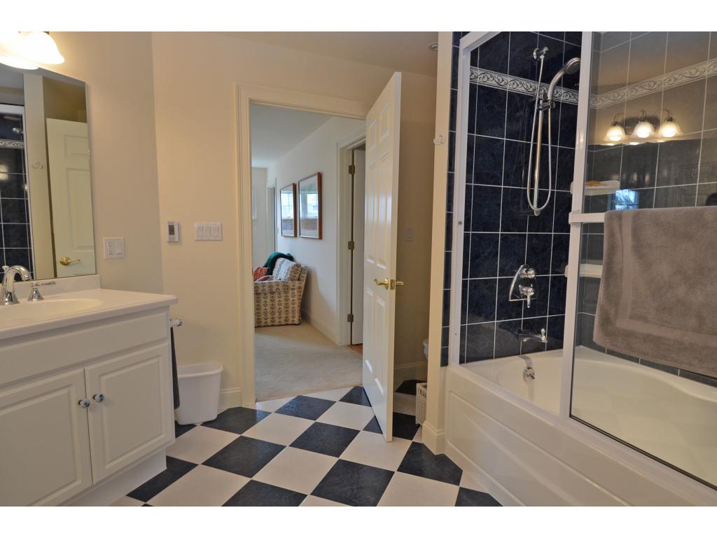 100 Shepard's Cove Road, Unit J2 Kittery, ME 03904 - Photo 25 of 32 Gallery Image 25