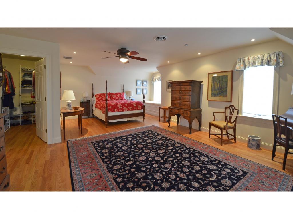 100 Shepard's Cove Road, Unit J2 Kittery, ME 03904 - Photo 4 of 32 Gallery Image 4