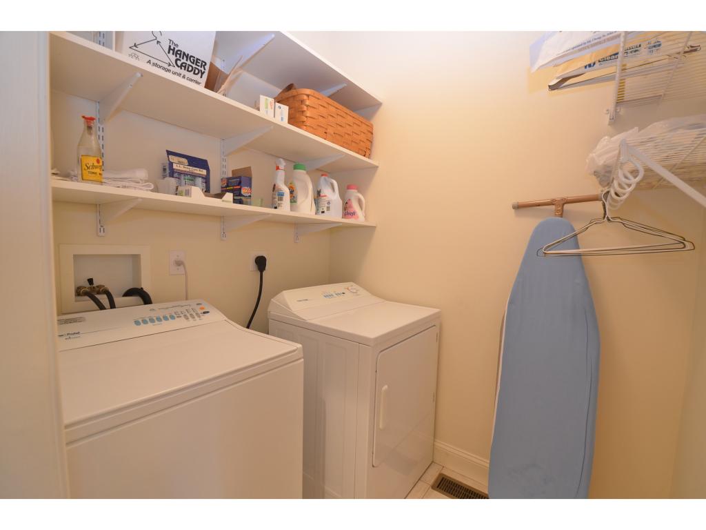 100 Shepard's Cove Road, Unit J2 Kittery, ME 03904 - Photo 10 of 32 Gallery Image 10