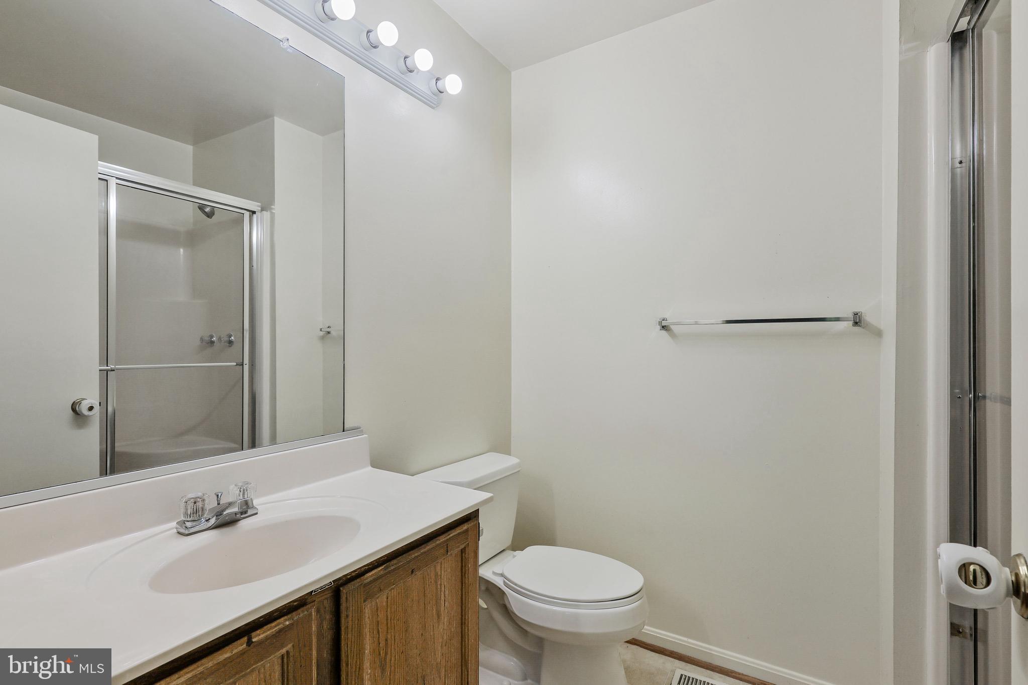 8722 Ruppert Court Ellicott City, MD 21043 - Photo 25 of 36 Primary Bathroom