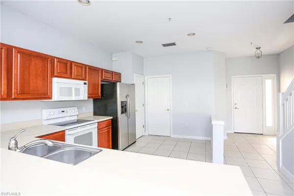 $2,195 | 937 Hampton Circle, Naples, FL 34105