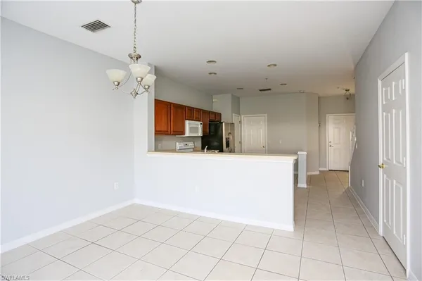 $2,195 | 937 Hampton Circle, Naples, FL 34105