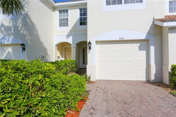 $2,195 | 937 Hampton Circle, Naples, FL 34105