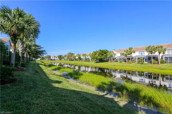 $2,195 | 937 Hampton Circle, Naples, FL 34105