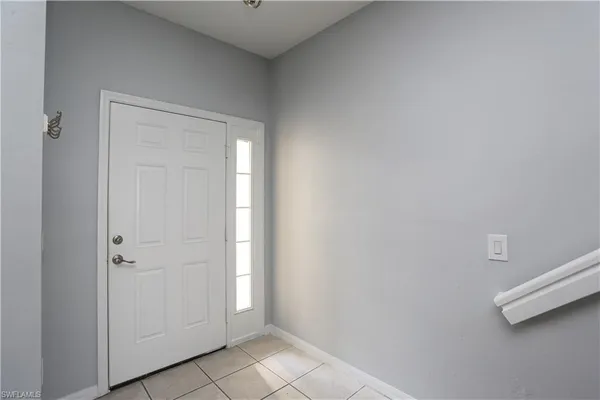 $2,195 | 937 Hampton Circle, Naples, FL 34105