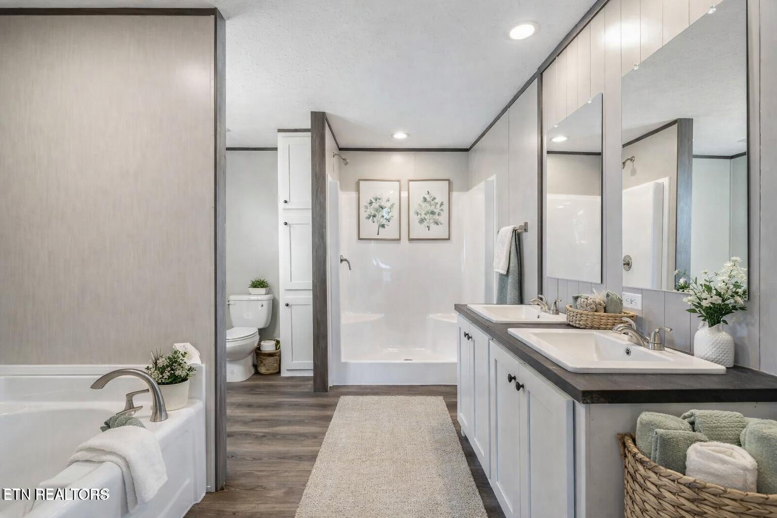 200 Laura Boling Loop Road Strawberry Plains, TN 37871 - Photo 33 of 44 Virtually Staged Bath