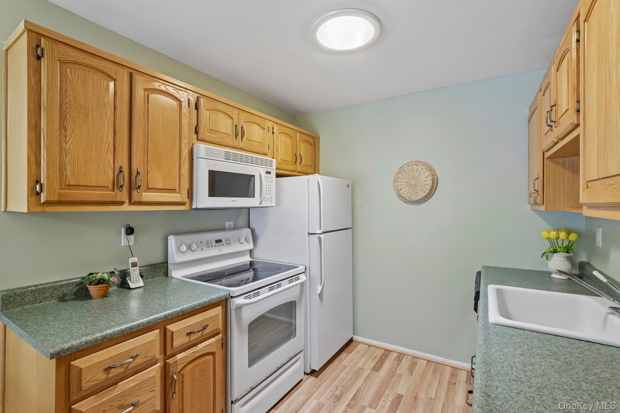 196 Newcastle Court, Unit C Ridge, NY 11961 - Photo 8 of 18