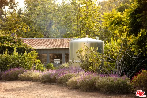 a close view of stove