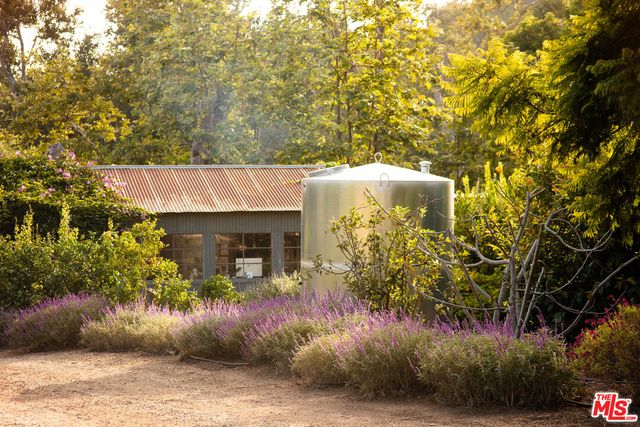 a close view of stove