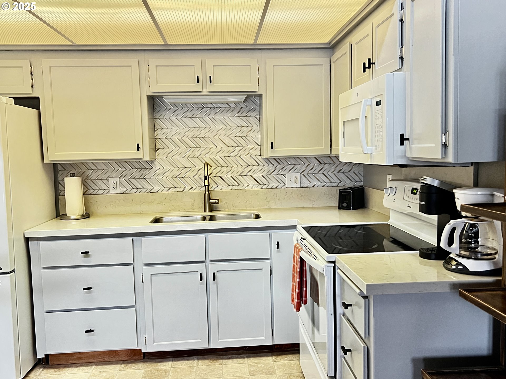 94304 Wedderburn Loop, Unit 443 Gold Beach, OR 97444 - Photo 6 of 15