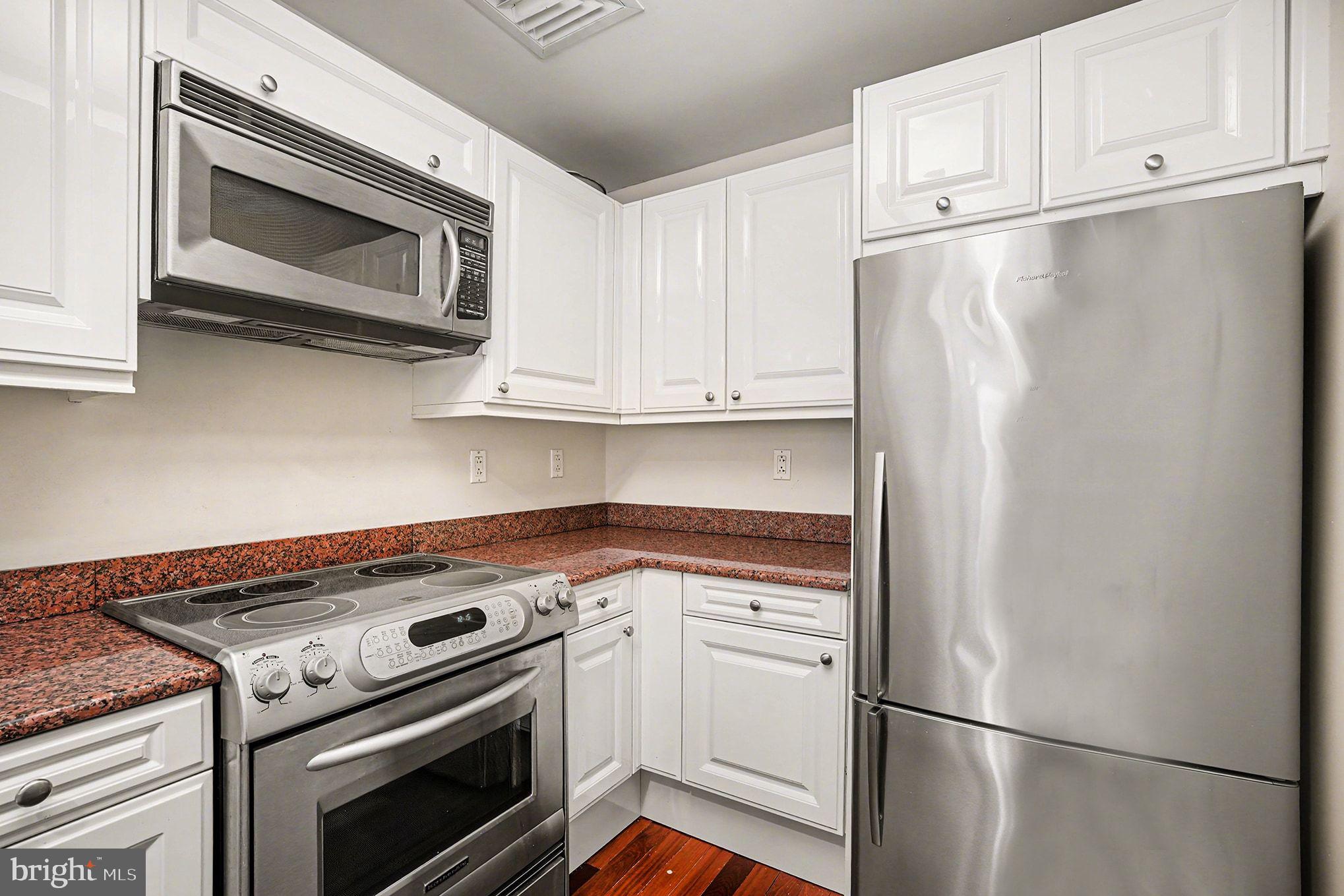 1500 Chestnut Street, Unit 8C Philadelphia, PA 19102 - Photo 12 of 33