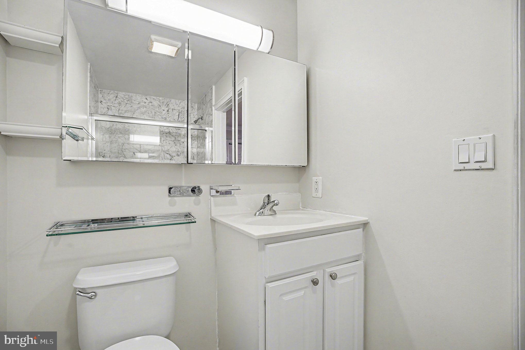 1500 Chestnut Street, Unit 8C Philadelphia, PA 19102 - Photo 27 of 33