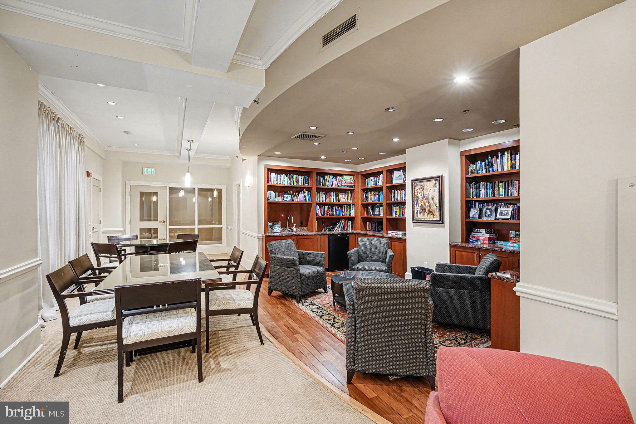 1500 Chestnut Street, Unit 8C Philadelphia, PA 19102 - Photo 4 of 33