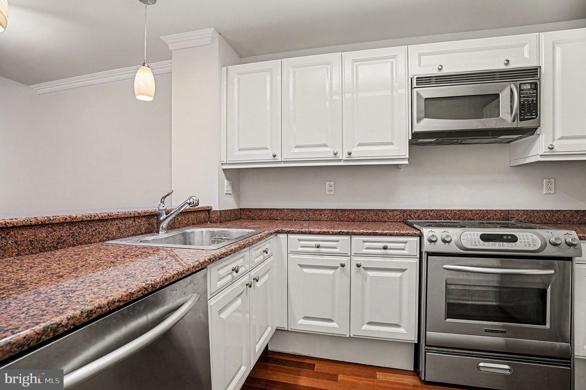 1500 Chestnut Street, Unit 8C Philadelphia, PA 19102 - Photo 10 of 33