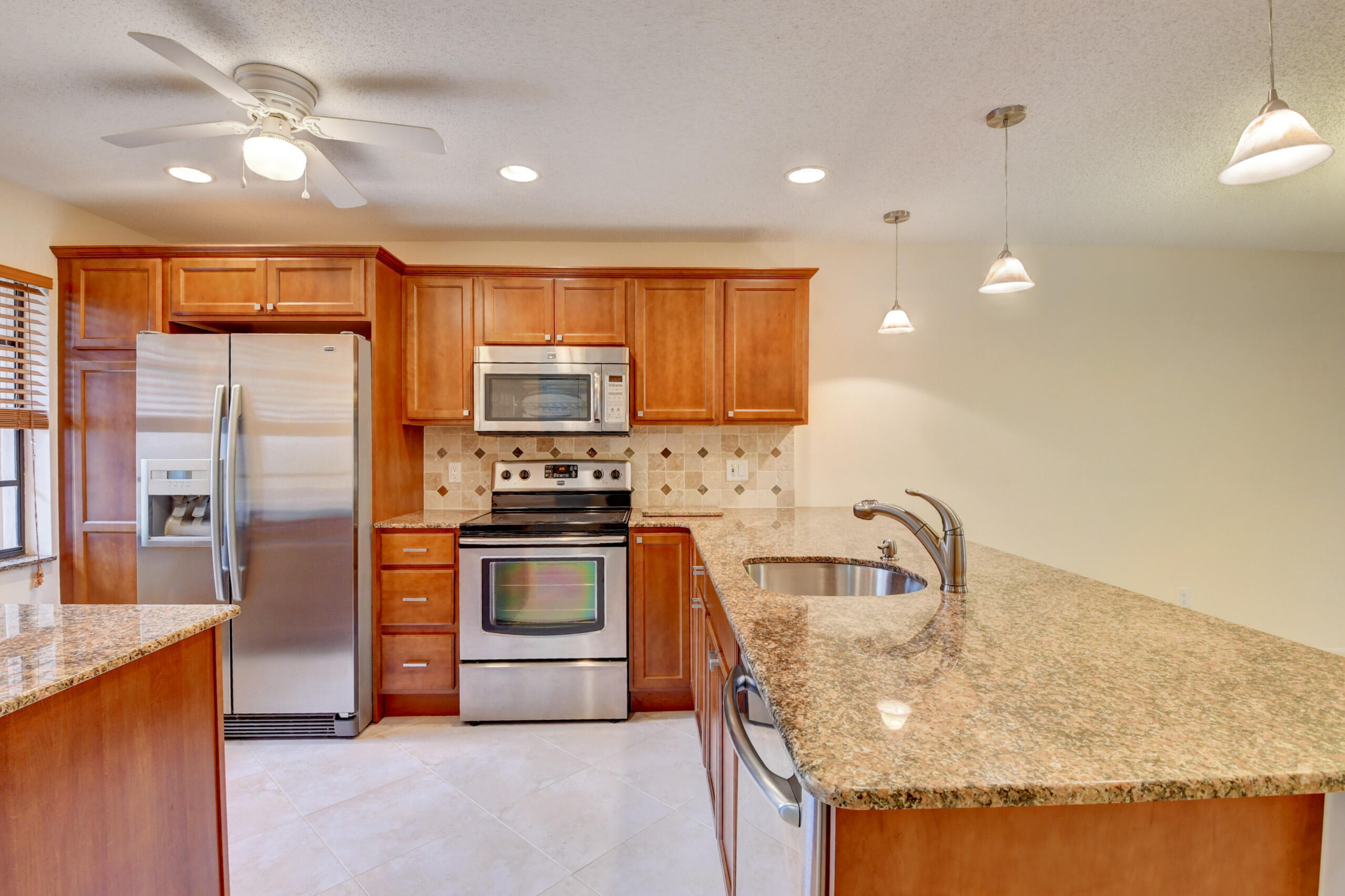 9277 Vista Del Lago, Unit E Boca Raton, FL 33428 - Photo 5 of 40 28_dsc_3076_77_78_79_80