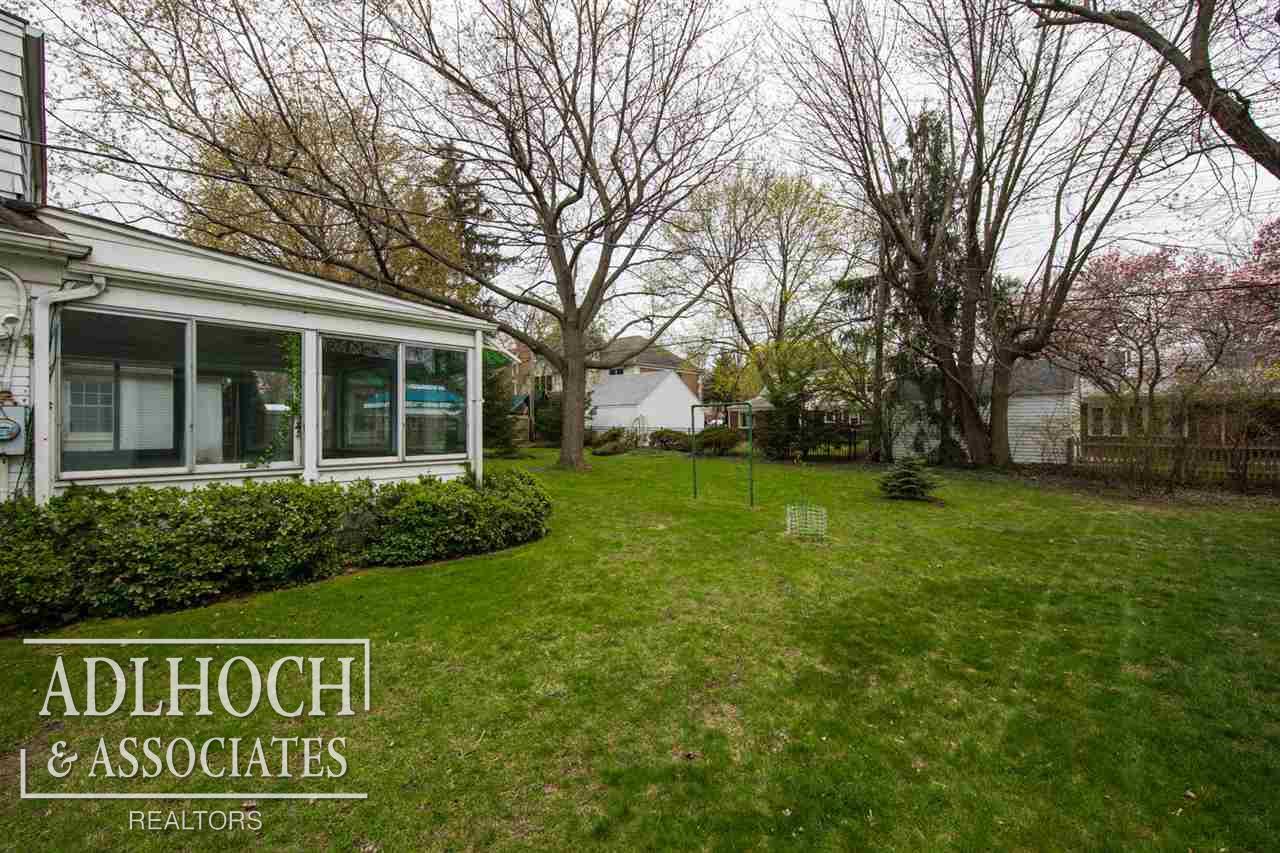 1037 Cadieux Road Grosse Pointe Park, MI 48230 - Photo 25 of 39