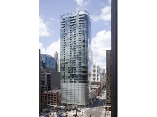 $3,200 | 600 North Fairbanks Court, Unit 3003, Chicago, IL 60611