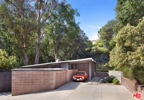 $1,995,000 | 12450 Rochedale Lane, Los Angeles, CA 90049