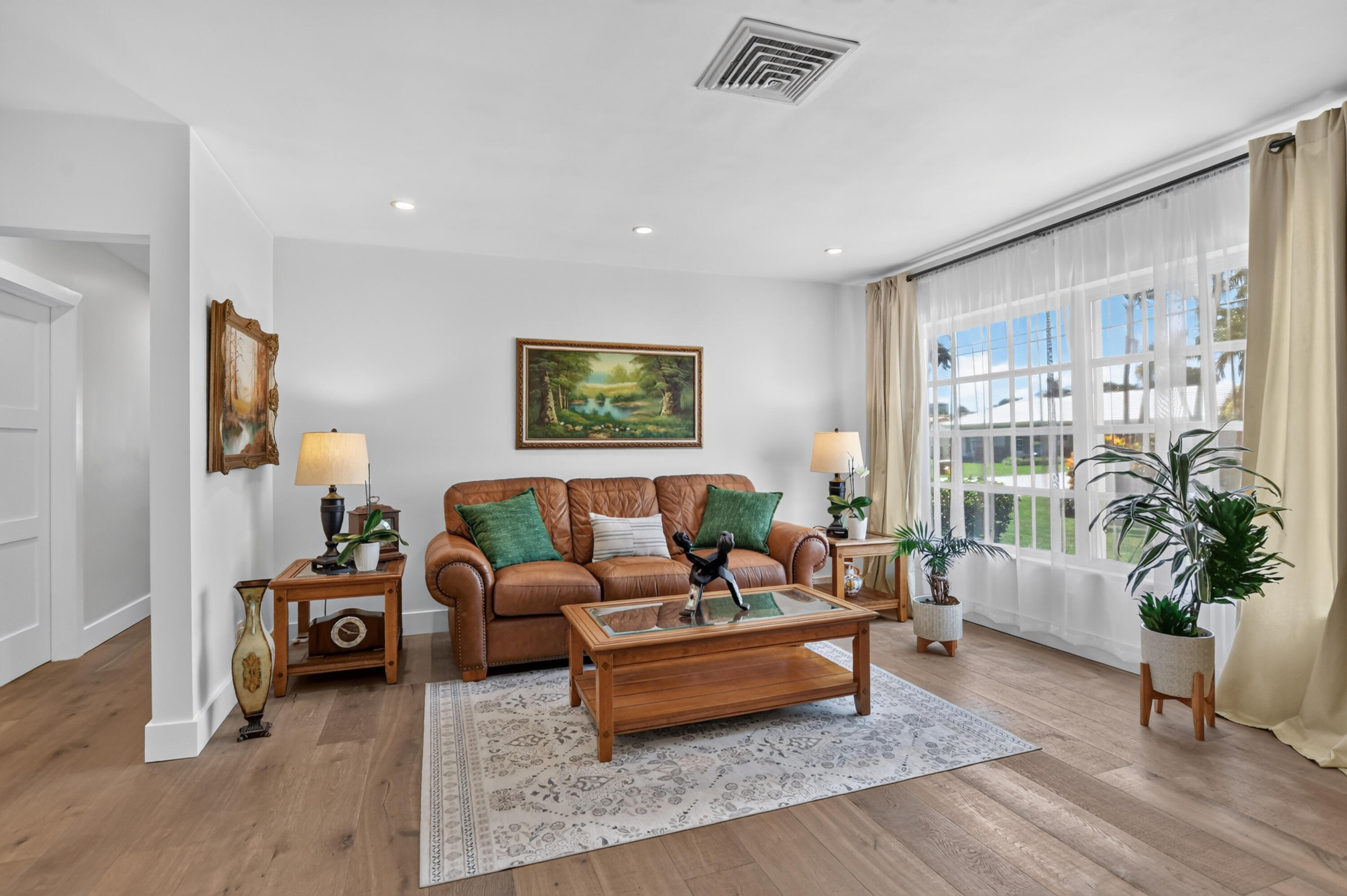 741 Berkley Street Boca Raton, FL 33487 - Photo 6 of 28 Living room