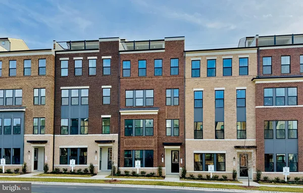 $579,900 | 2617 River Birch Road, Herndon, VA 20171