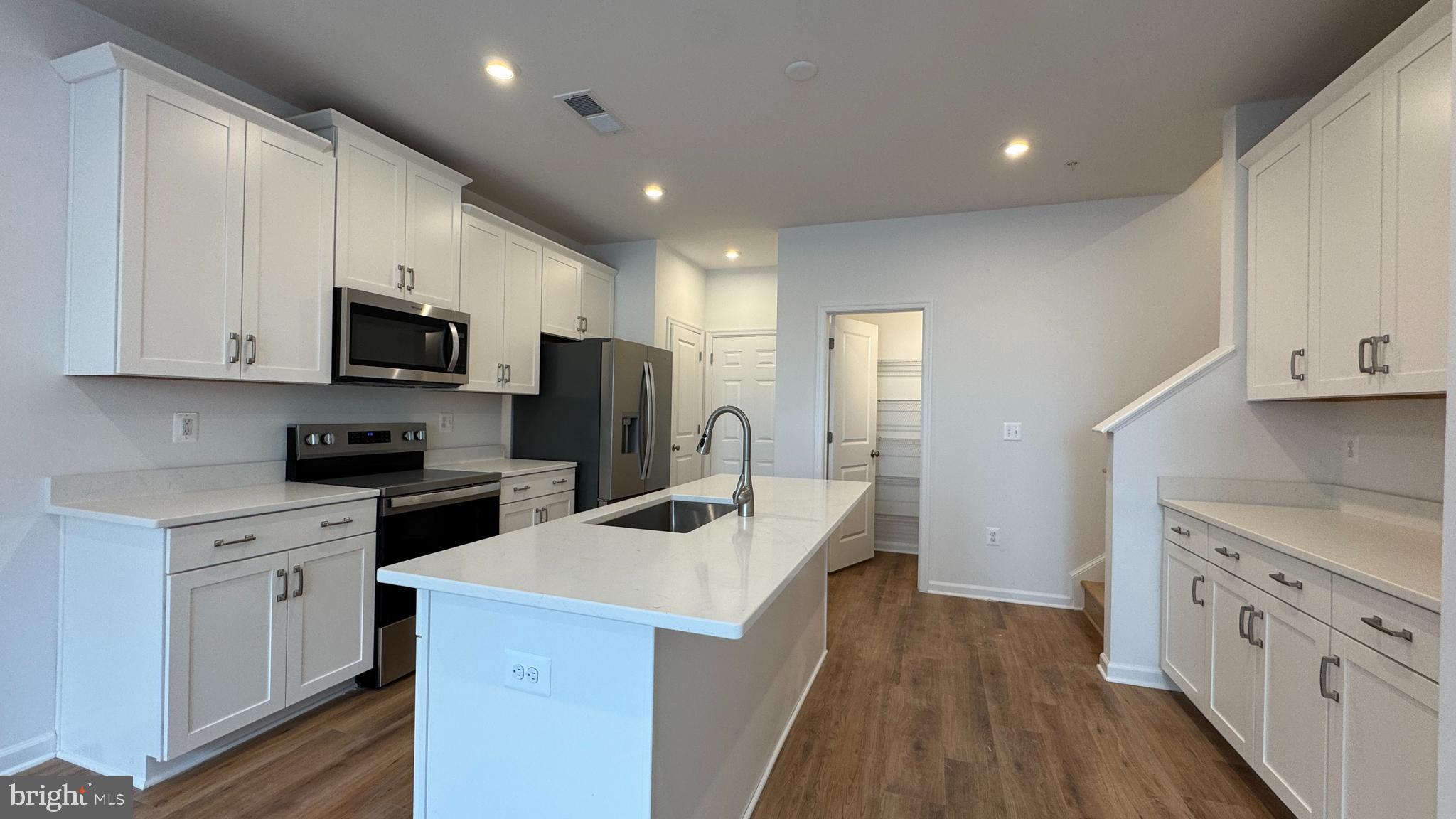 2617 River Birch Road Herndon, VA 20171 - Photo 2 of 8 Kitchen