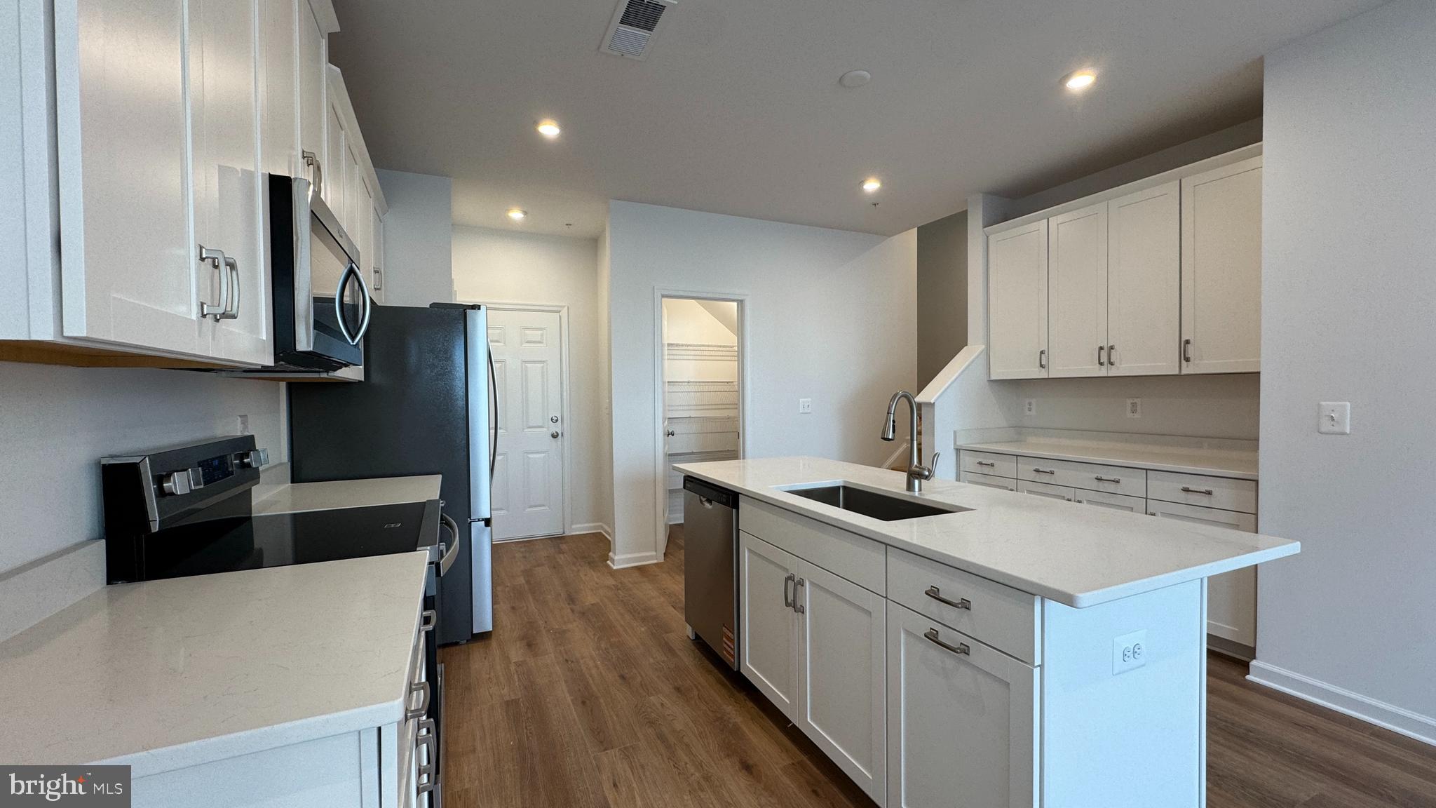 2617 River Birch Road Herndon, VA 20171 - Photo 3 of 8 Kitchen