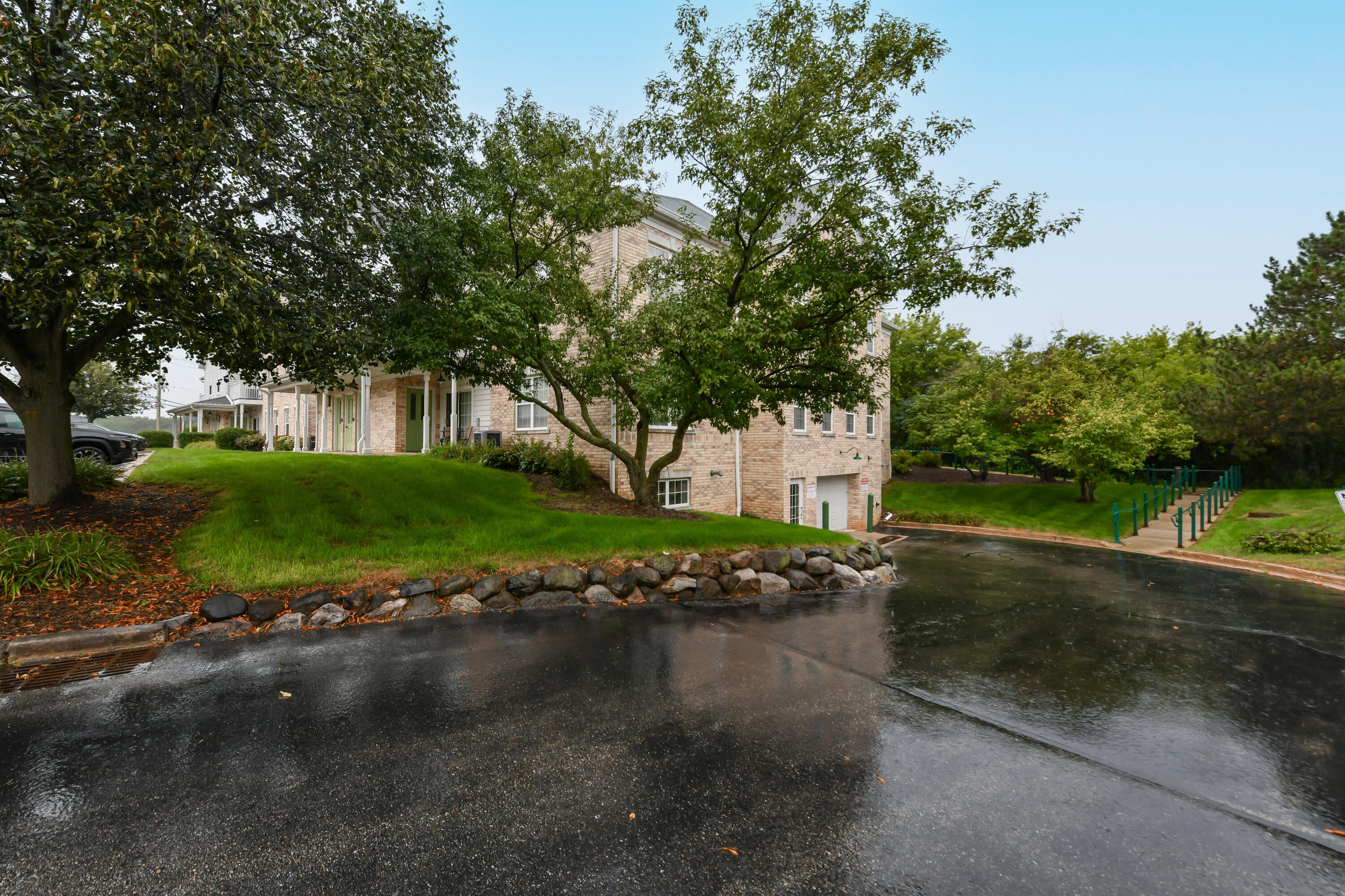 2740 Northview Road, Unit 104 Waukesha, WI 53188 - Photo 43 of 47 HEN_8282