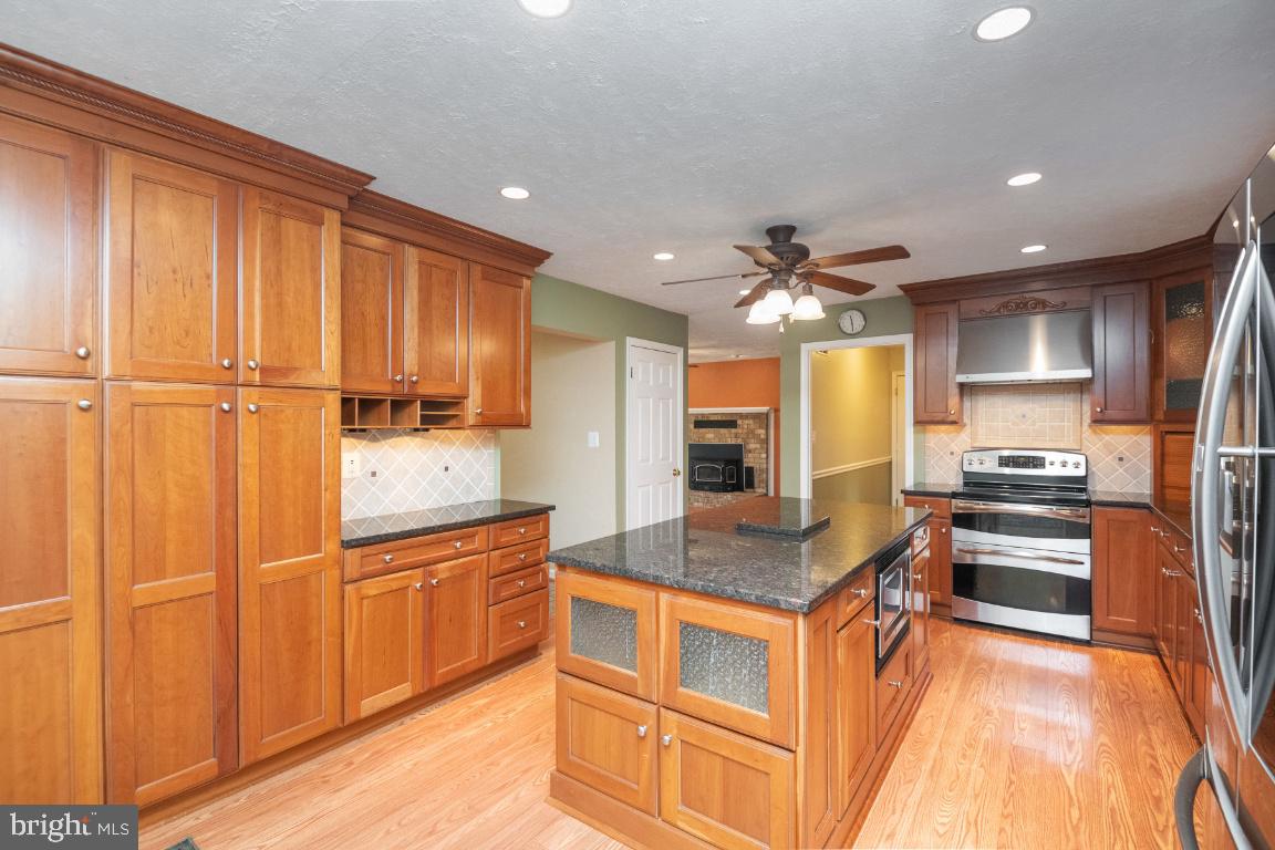 321 John Owings Road Westminster, MD 21158 - Photo 15 of 72 Gourmet Kitchen