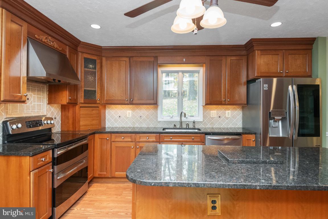 321 John Owings Road Westminster, MD 21158 - Photo 23 of 72 Gourmet Kitchen