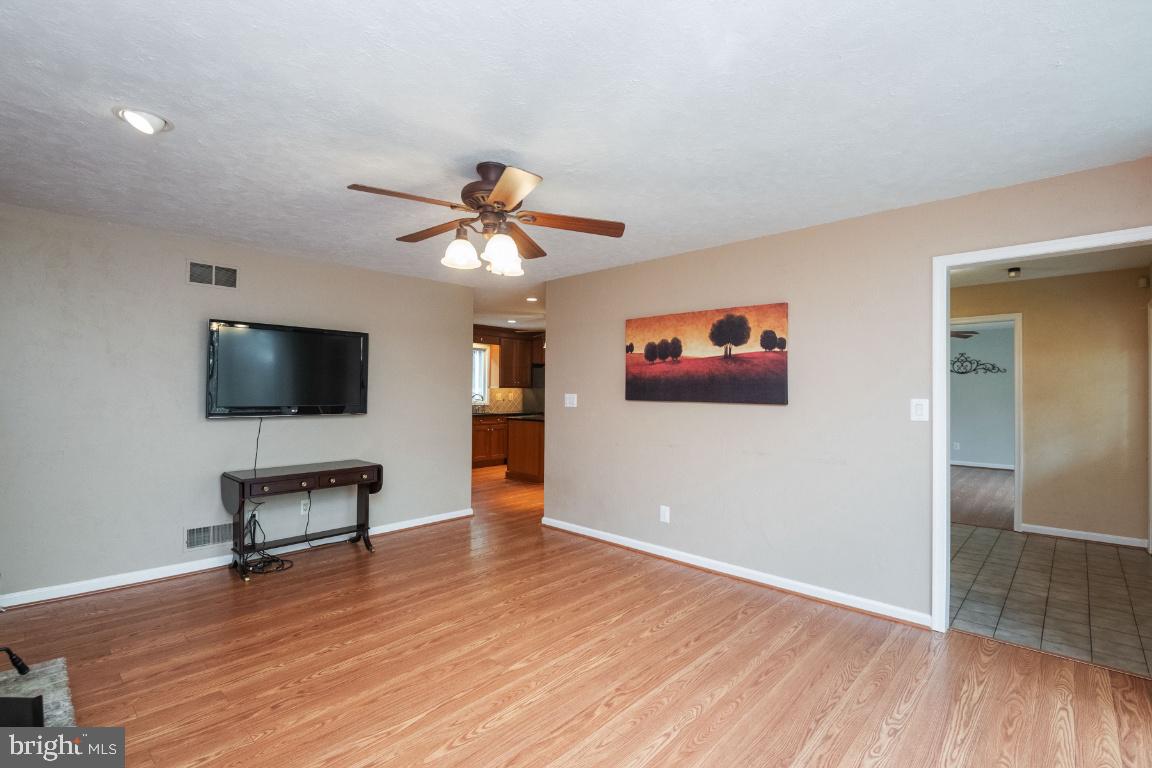321 John Owings Road Westminster, MD 21158 - Photo 29 of 72 Family Room