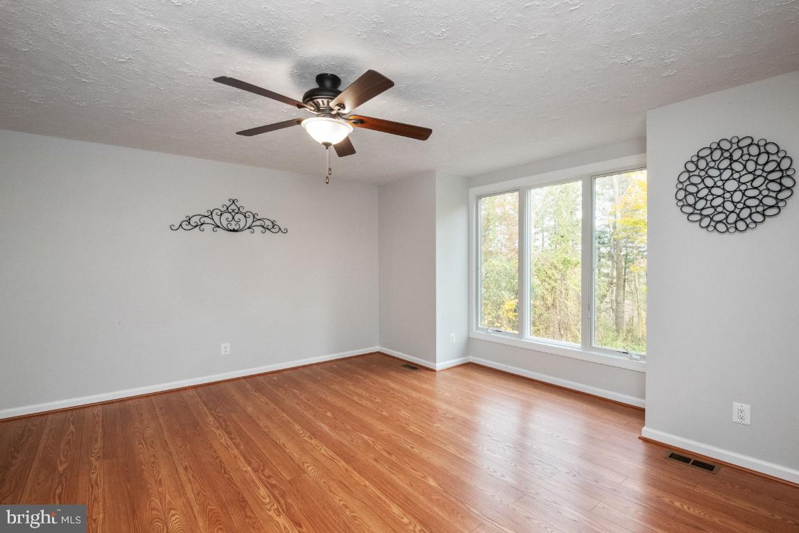 321 John Owings Road Westminster, MD 21158 - Photo 8 of 72 Living Room