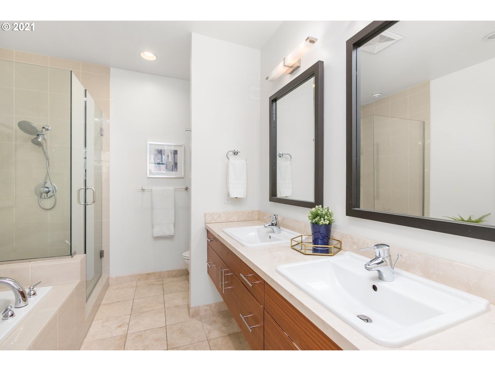 1652 Northwest Riverscape Street Portland, OR 97209 - Photo 11 of 30 Gallery Image 11
