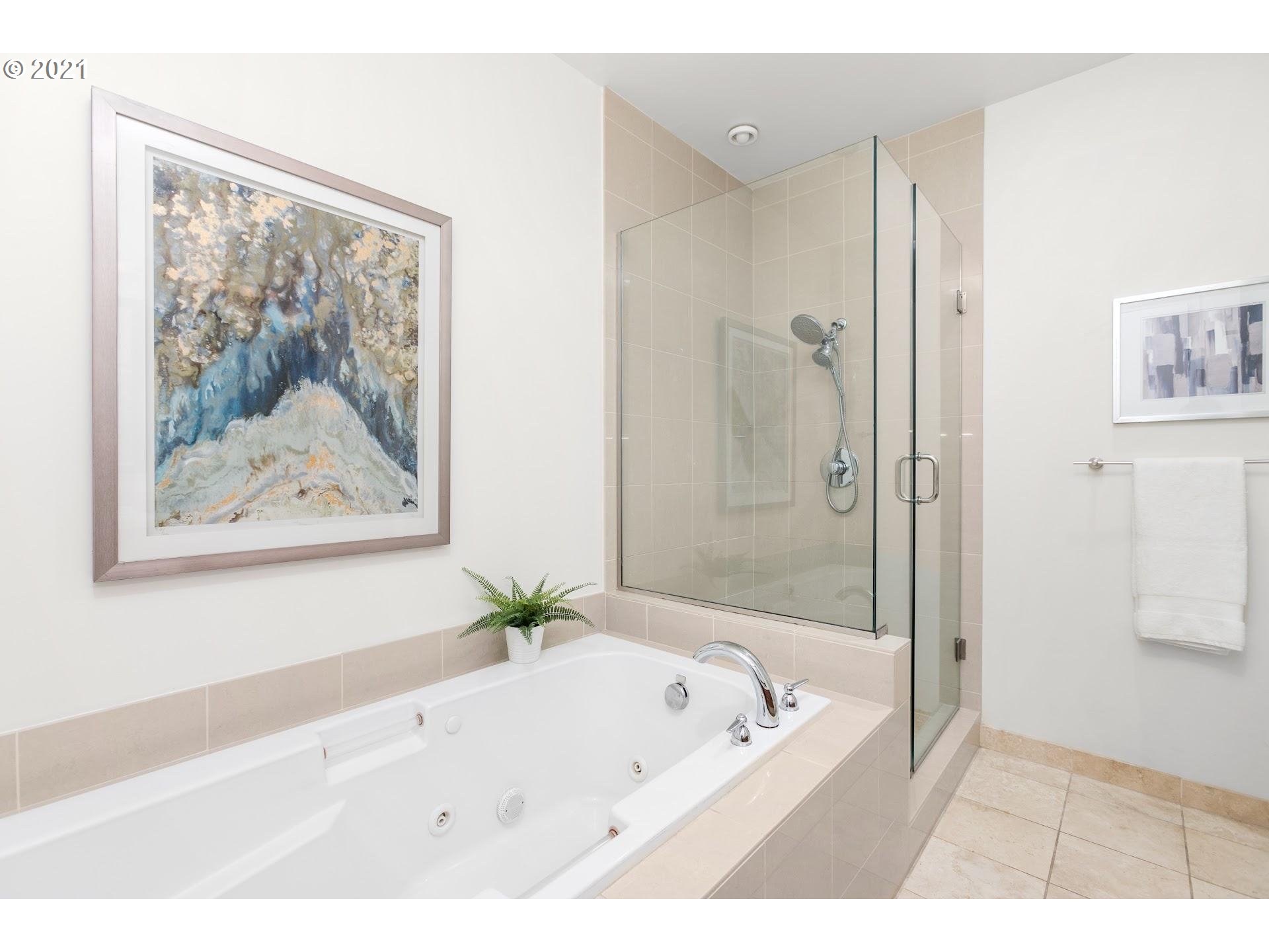 1652 Northwest Riverscape Street Portland, OR 97209 - Photo 12 of 30 Gallery Image 12