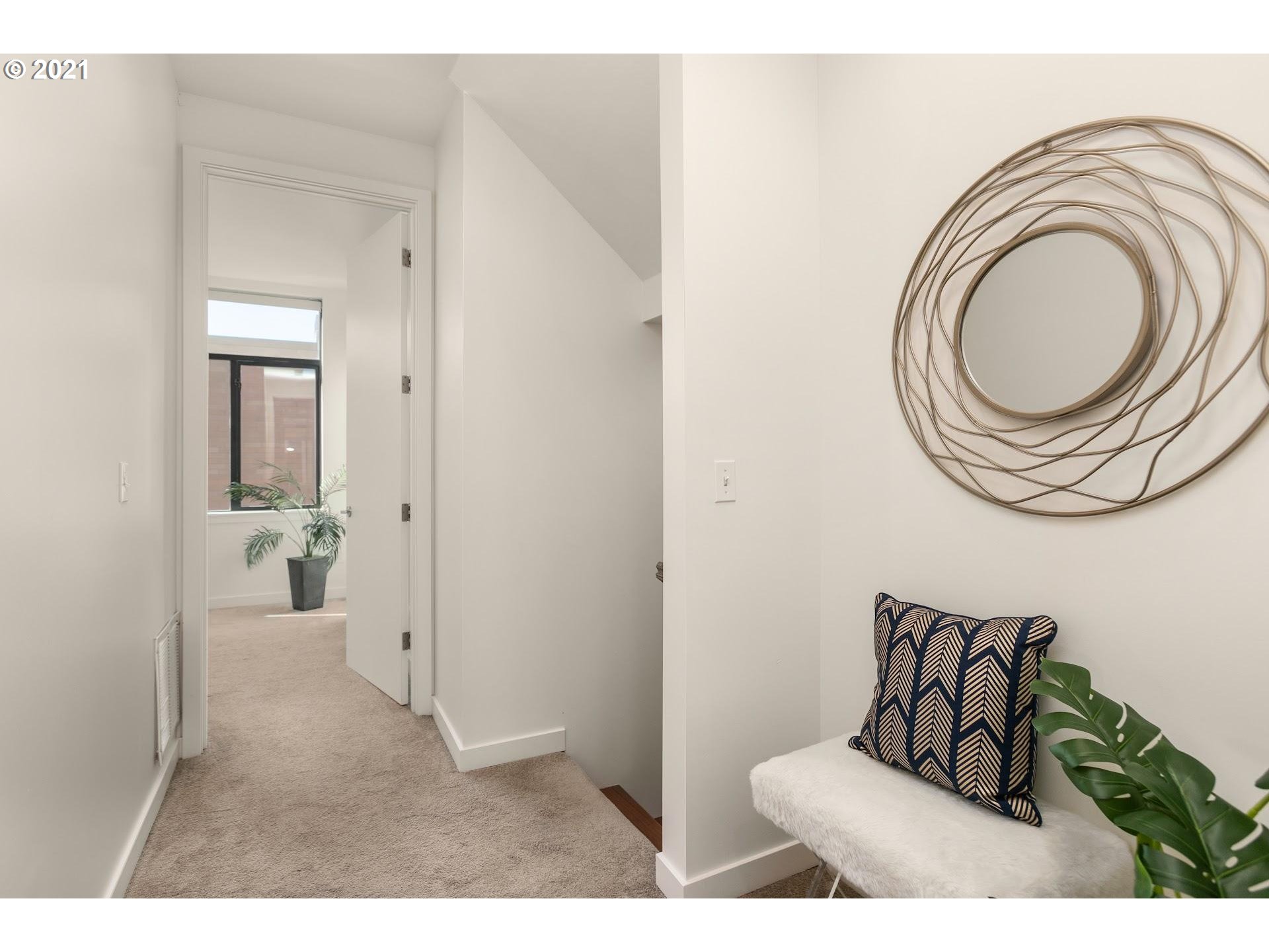 1652 Northwest Riverscape Street Portland, OR 97209 - Photo 17 of 30 Gallery Image 17