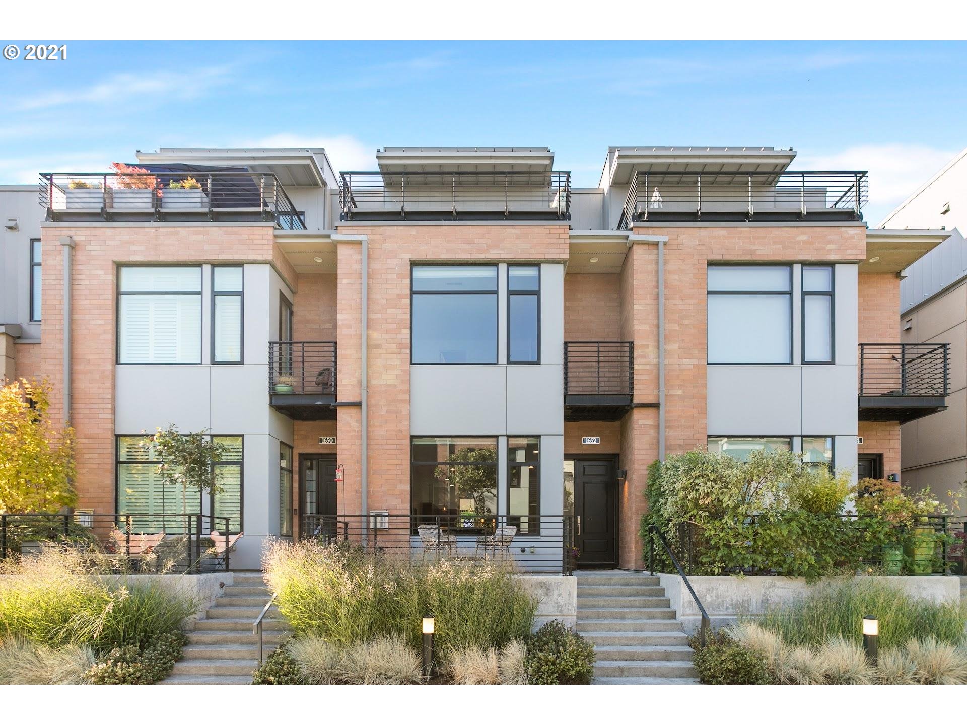 1652 Northwest Riverscape Street Portland, OR 97209 - Photo 28 of 30 Gallery Image 28