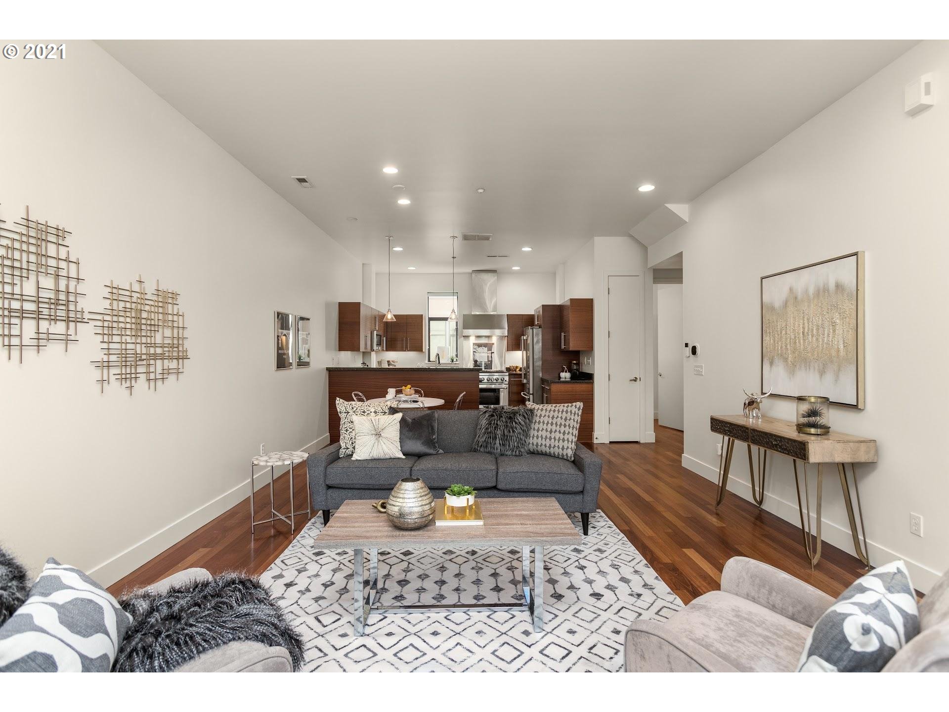 1652 Northwest Riverscape Street Portland, OR 97209 - Photo 5 of 30 Gallery Image 5
