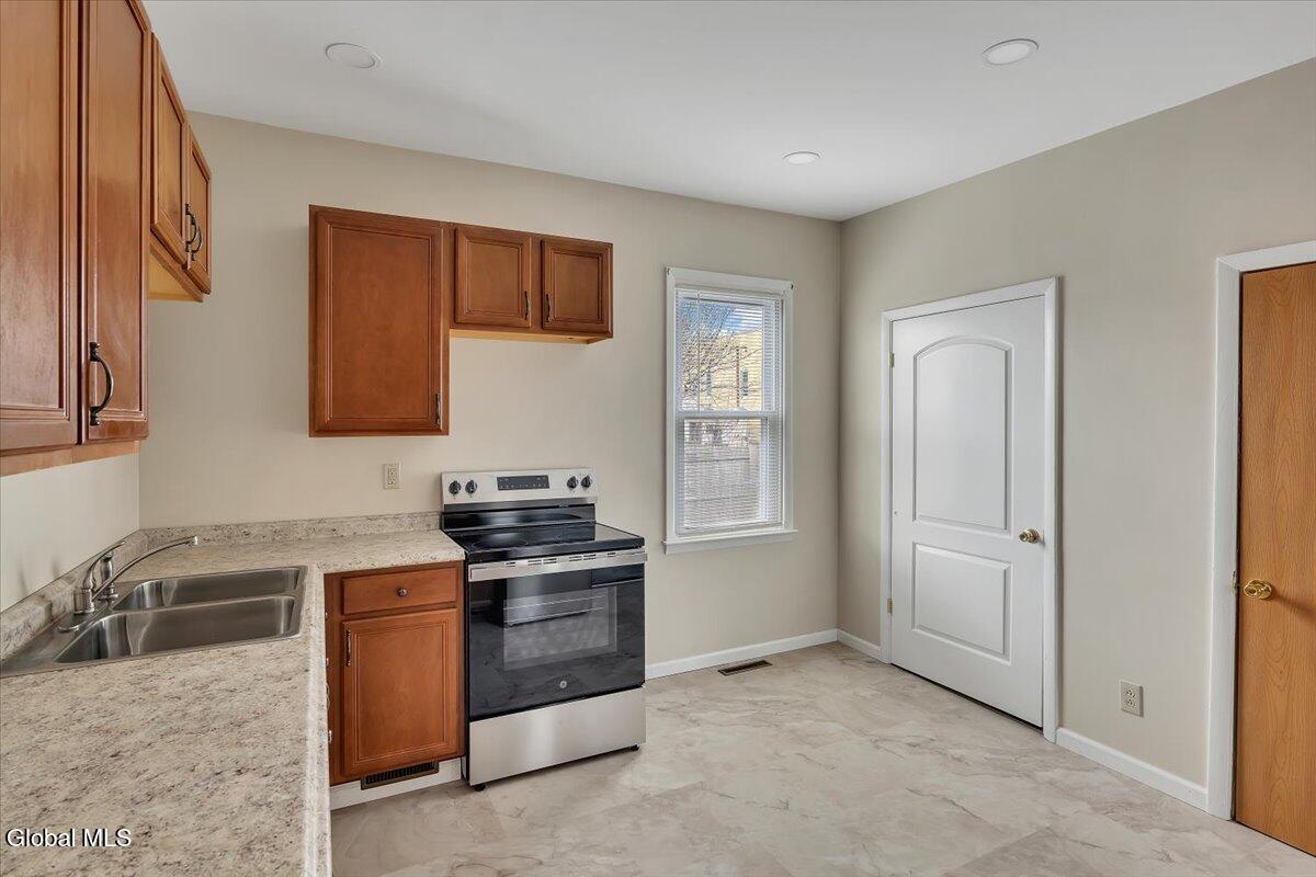 39 111th Street Troy, NY 12182 - Photo 13 of 31 13-P1609460