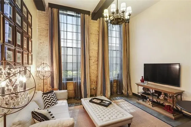 $1,900 | 920 Poeyfarre Street, Unit 133, New Orleans, LA 70130