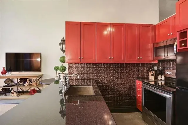 $1,900 | 920 Poeyfarre Street, Unit 133, New Orleans, LA 70130