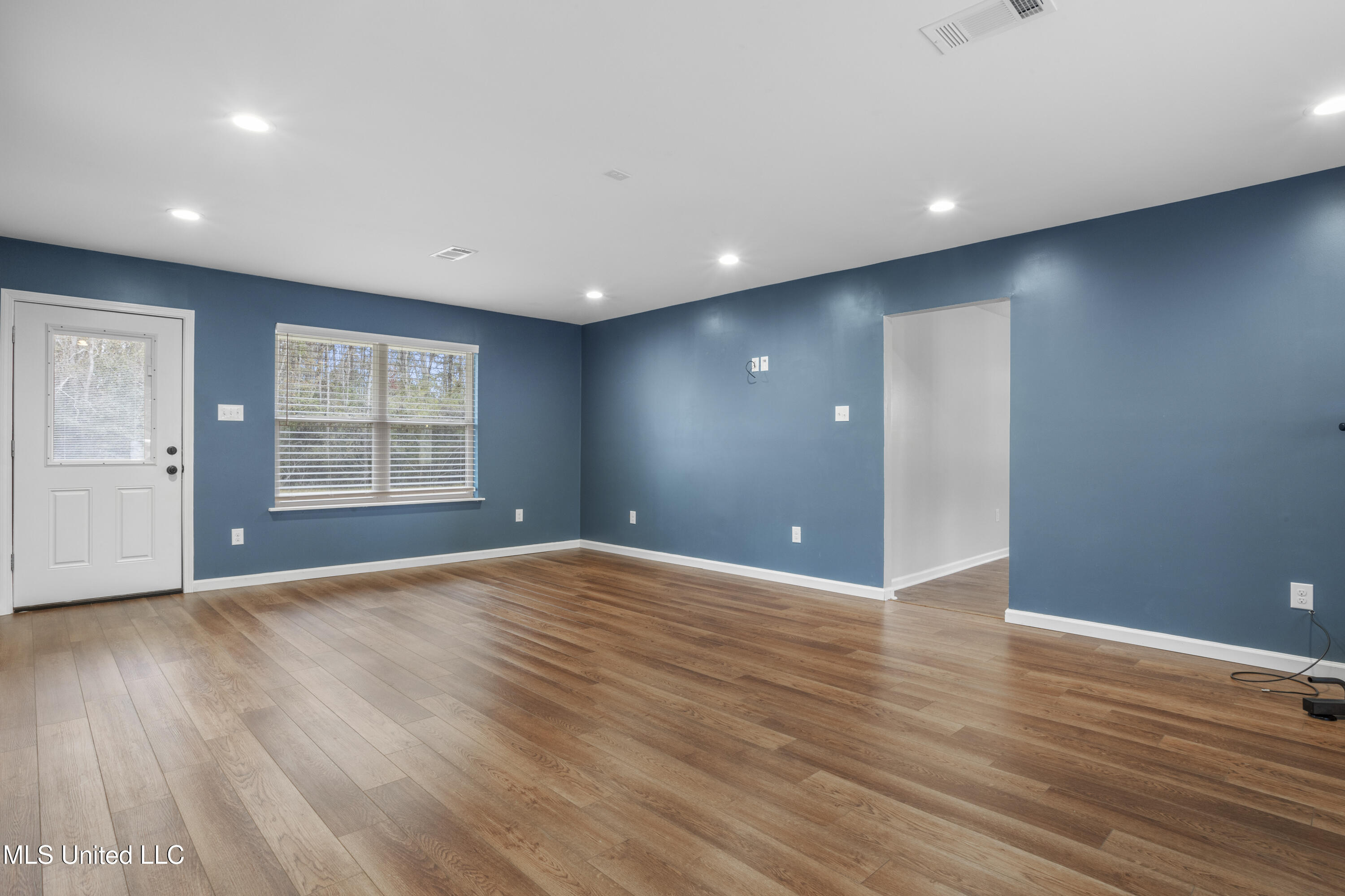 14465 Lumpkin Road Gulfport, MS 39503 - Photo 11 of 35 012
