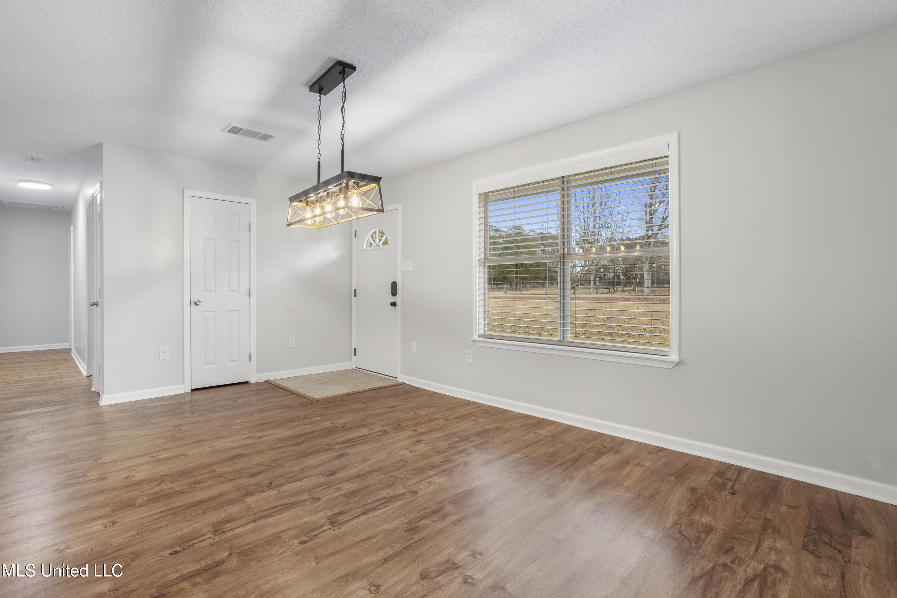 14465 Lumpkin Road Gulfport, MS 39503 - Photo 5 of 35 006