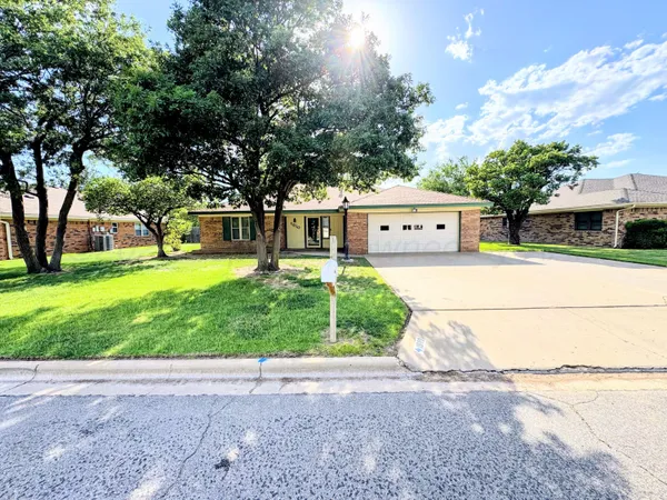 $248,000 | 1810 Texas Street, Perryton, TX 79070